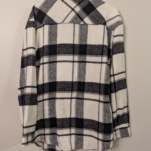 LovePoem Shacket Medium - Picture 4 of 4